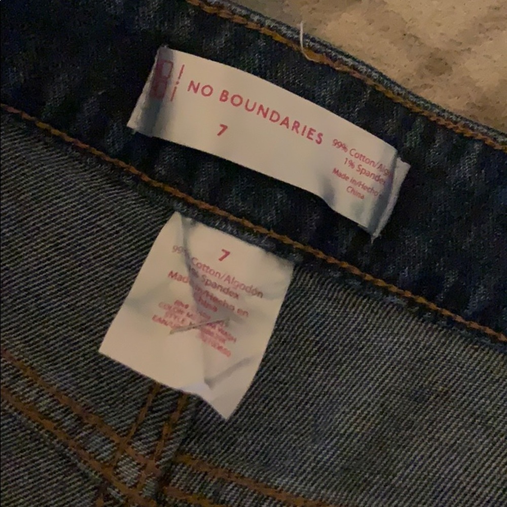 Shorts - Picture 2 of 3